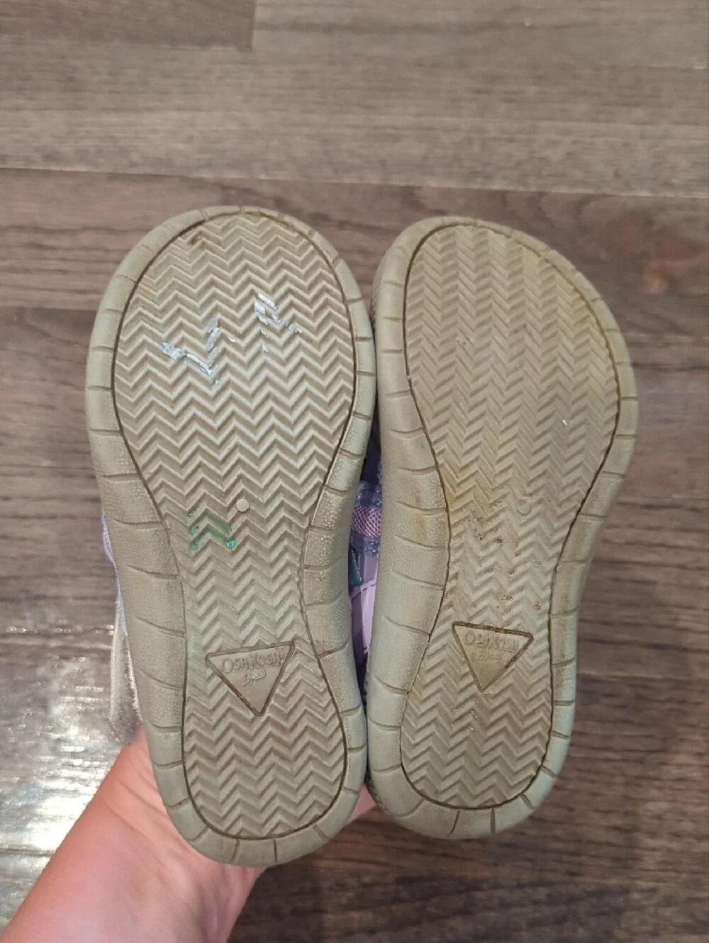 OshKosh Sandals Purple Girls size 9